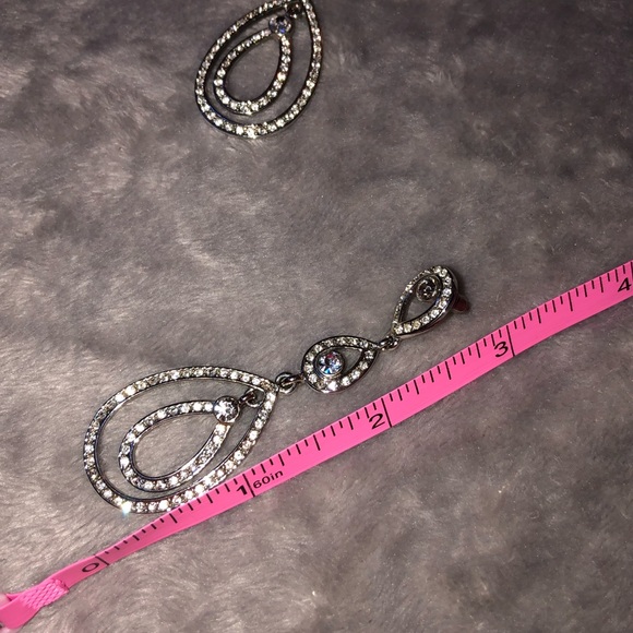 Claire’s “Diamond” Earrings - Picture 4 of 4